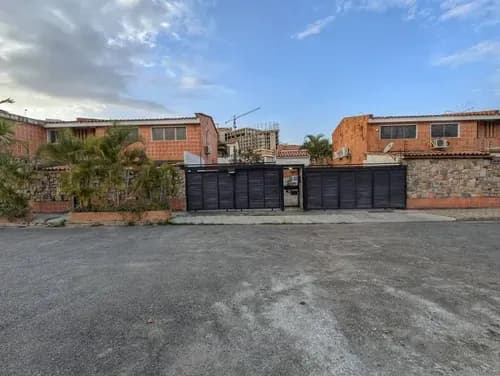 Townhouse En Venta Urb. El Bosque, Valencia