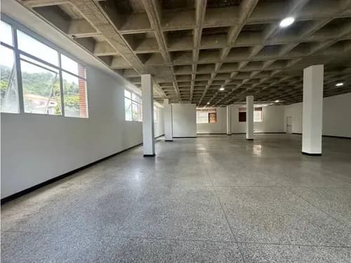 Local Industrial 365 Mts Boleita Alquiler