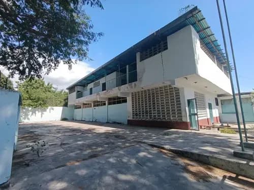 Casa Comercial En El Corazon De Guacara. Inmejorable Ubicación Ideal Para Colegios, Academias, Instituciones Públicas, Otros...(mer)