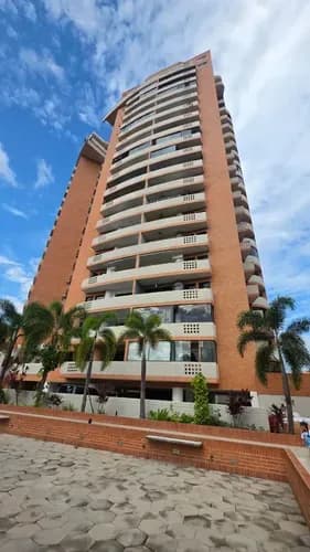 En Alquiler Exclusivo Apartamento En Res. Montaña Blanca Valle Blanco . Zenaida Quintero