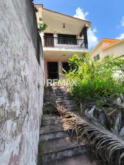 En venta casa comercial en la Urbanización la Viña
