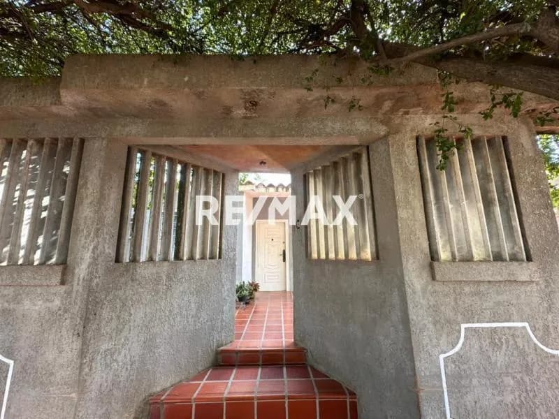 VENDE Casa en urbanización El Saman Lote 16