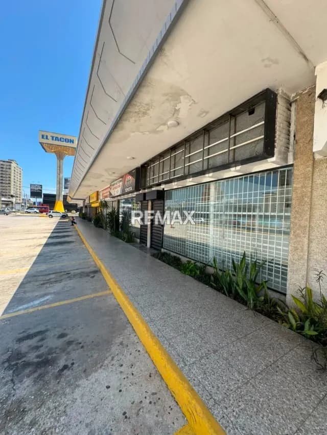 Local Comercial C.C Juana de Avila
