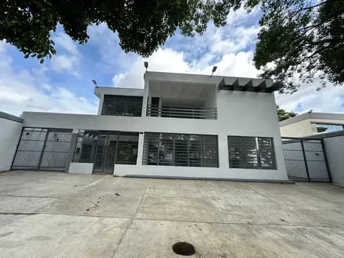 Casa Comercial De 2 Plantas Remodelada En Trigal Centro