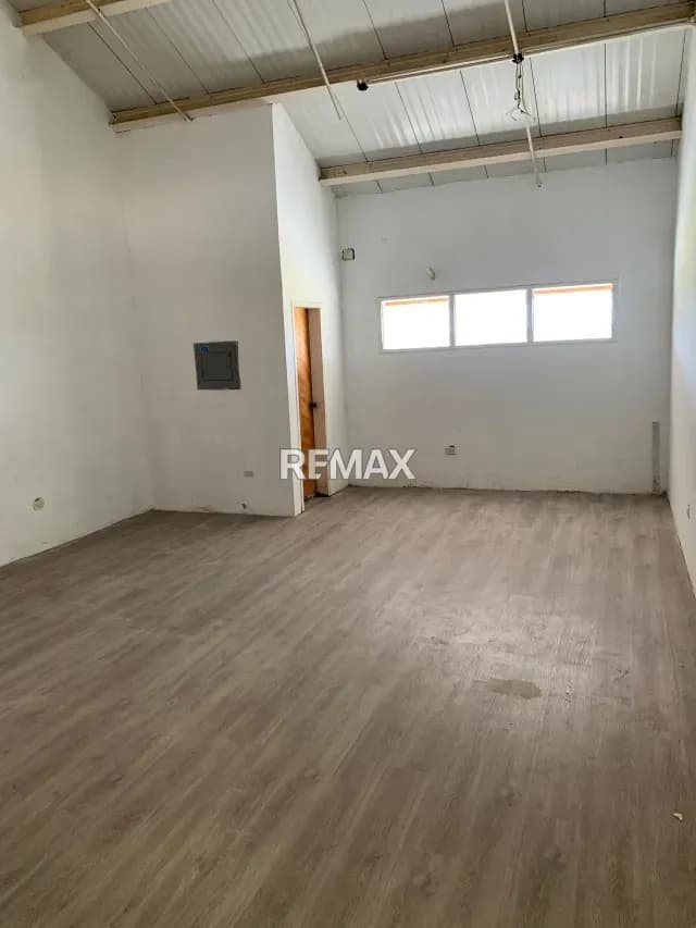 Alquiler de local comercial de 41 metros cuadrados ubicado en el Centro comercial Cahiua Cagua Estado Aragua