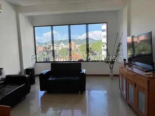 Julio Latouche 26-2409 Apartamento En Venta 110 Mt Agua Blanca Valencia, Amplio, Cómodo E Iluminado, Planta Eléctrica Y Pozo De Agua.