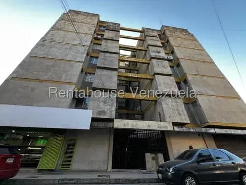 Gabriela Irastorza Tiene En Alquiler Espectacular Apartamento En Barquisimeto Centro Cod 26 14245, Posee 4 Habitaciones 3 Baños En Optimas Condiciones Visitalo!