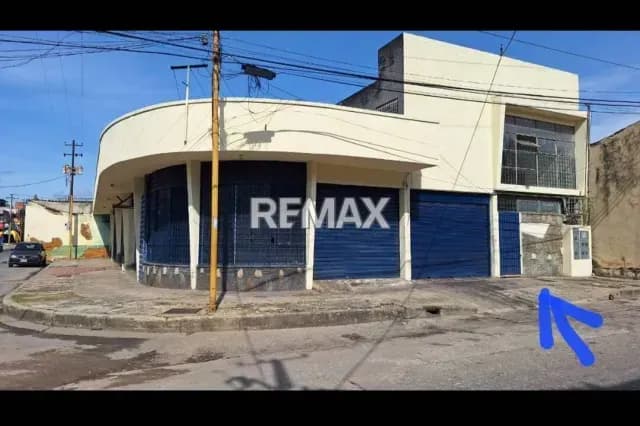 Local Comercial en Alquiler Ubicado entre Michelena y Carabobo Local 5