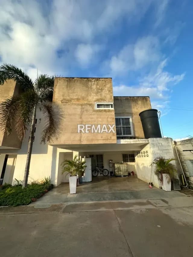 En Venta exclusivo y moderno TownHouse en Carretera K de Cabimas