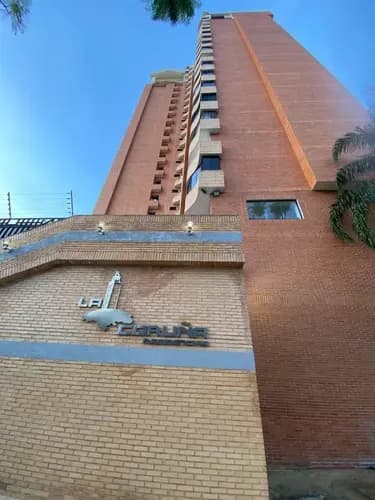 Apartamento Moderno Res. La Coruña Trigaleña* 222 Mtrs 4 Habitaciones (c/u Con Su Baño) La Habitación Principal Cuenta Con Una Terraza Y Doble Vestier 1/2 Baño De Visita Hermosa Cocina Empotrada. An