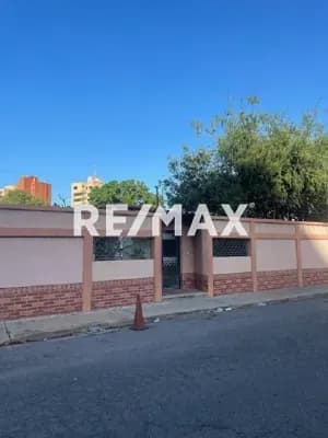 CASA QUINTA CON EXCLENTE UBICACION COMERCIAL EN LECHERIA