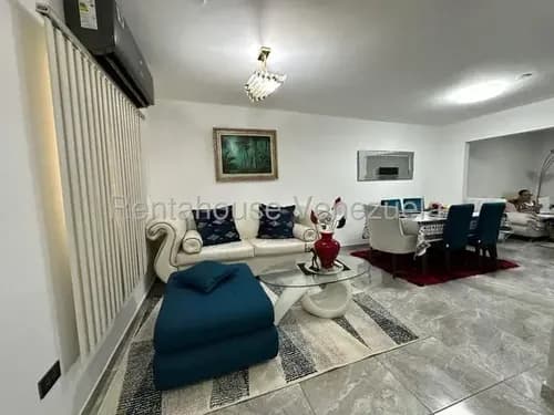 Venta Townhouse En Urb. Valle Jardin (santa Rita) Urbanismo Cerrado #26-11411 Rm