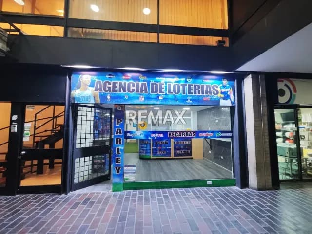 Oportunidad de Inversión - Centro Comercial La Pirámide