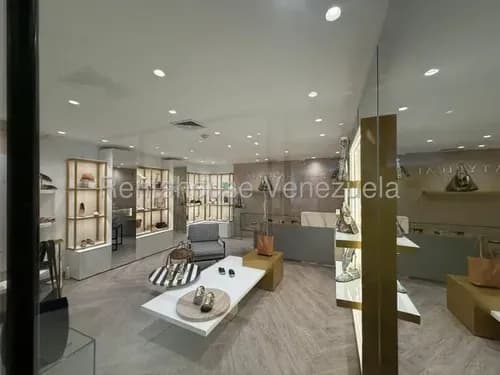 Local Comercial En Cc Viña Plaza La Viña Valencia Lr Carabobo Ubicacion Estrategica