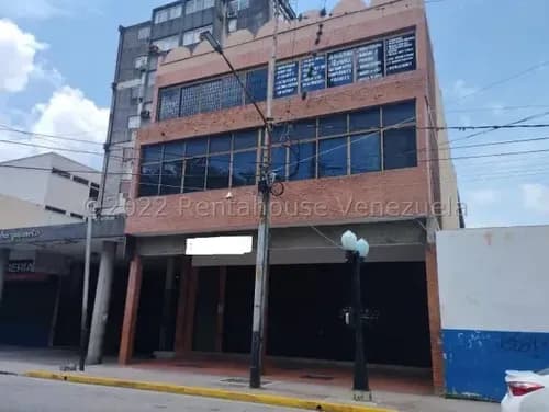 Ivonne Bracho Vende Edificio Comercial En Pleno Centro De Barquisimeto Con Alto Trafico De Personas. #25-4200