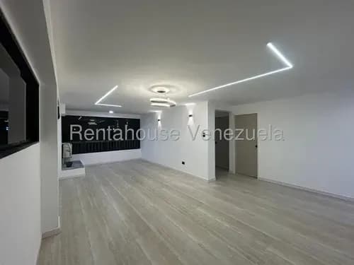 #26-20834 Apartamento Ubicado En El Boulevard Del Cafetal Completamente Remodelado Newman Nunes