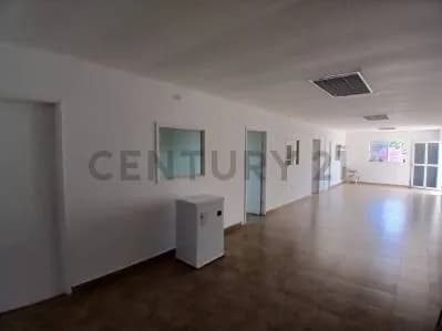 Espacioso Local de Oficinas Administrativas en Porlamar