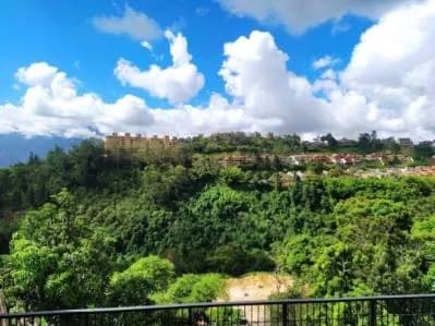 Exclusiva Quinta con Vista Panorámica y Potencial Ilimitado, EL HATILLO