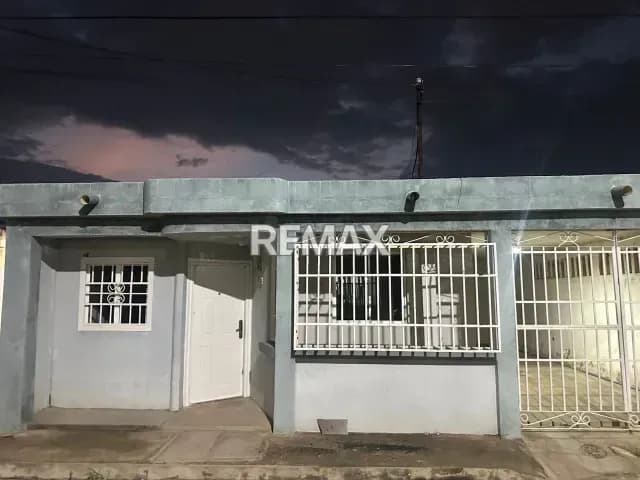 Casa en Alquiler , Urbanización Los Rosales, zona oeste