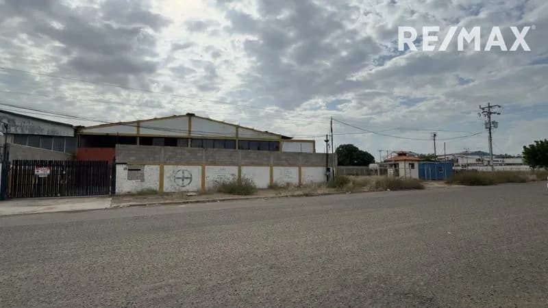 ALQUILA GALPON EN ZONA INDUSTRIAL SUR