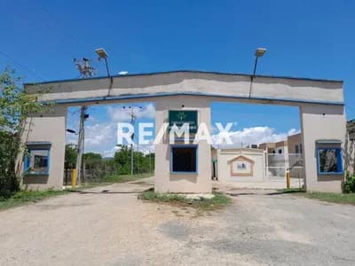 Terreno en venta en Transversal 11, El Tuque, Tucacas, Falcón, 2054, VEN - $28k