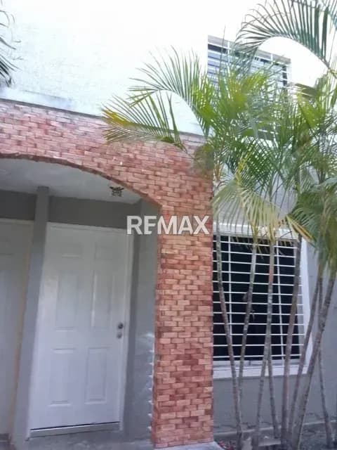 Bella Casa en Alquiler En Tarabana Plaza CABUDARE