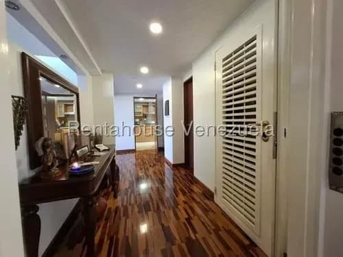 En Venta Hermoso Apartamento Duplex Con Terraza, Remodelado Y Amoblado En Valle Arriba. Ys12618098