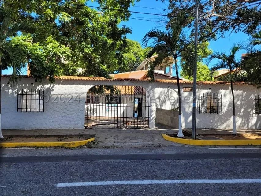 Casa (Multipes Niveles) en Venta en Playa Grande, Vargas