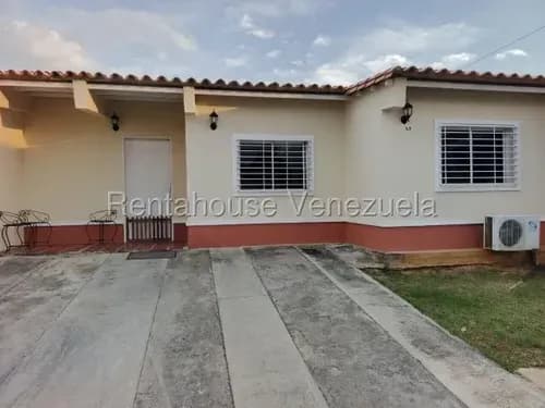 Maritza Lucena Vende Excelente Casa En Cabudare, Con Vigilancia 24/7, Caney Ideal Para Disfrutar En Familia.
