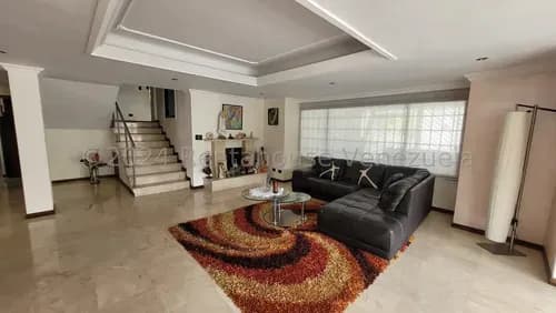 En Venta Espectacular Quinta Los Naranjos Del Cafetal Mls #25-23573 (zg)