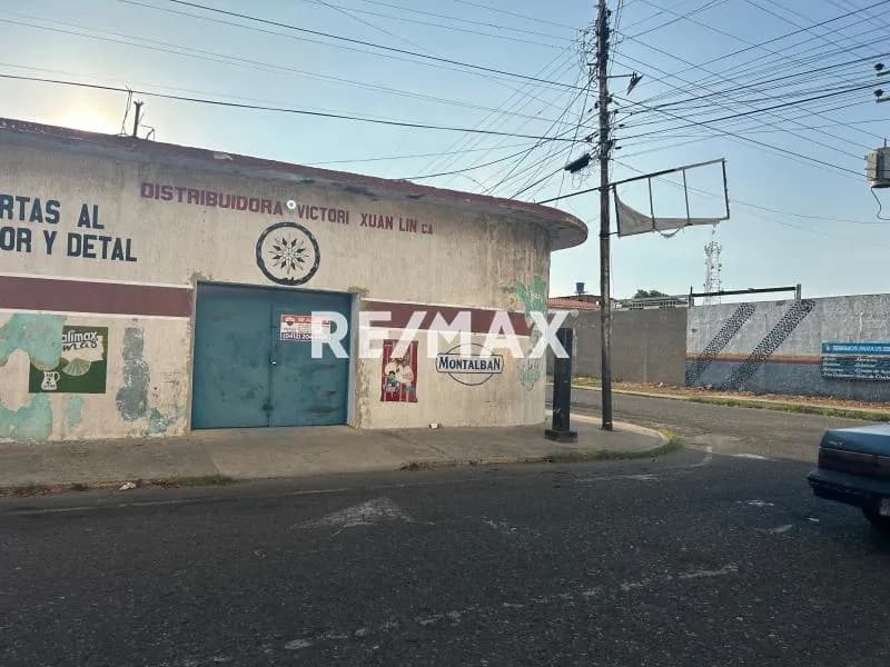 Local Comercial ideal para mini market calle Monagas