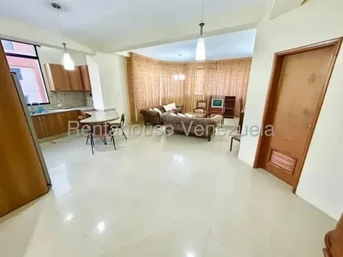Apartamento Espacioso En Venta Al Este, Planta Electrica, Aire Integral. Carlina M. Vende