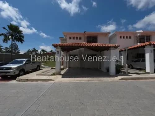 Lcda. Milagros Carrasquel Casa Venta Barquisimeto Lara Zona Este Los Cardones Economica Residencial Economico Código Inmobiliaria Rent-a-house 26-5580
