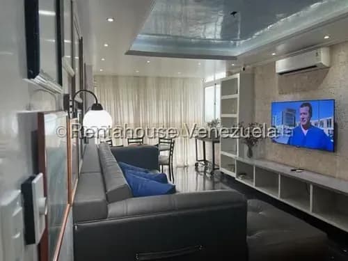 Ft // Alquiler De Hermoso Apartamento, Decorado Con Acabados De Primera, Equipado Con Exquisito Gusto, Ubicado En El Corazón De La Ciudad. , En Alquiler // Mls #25-18307
