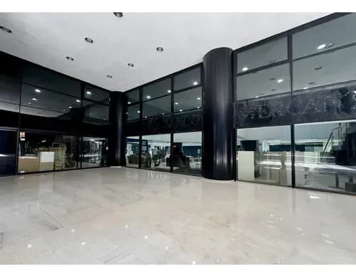 Cubo Negro/ Local Comercial Con Mezzanina/1437,31m2/en Alquiler