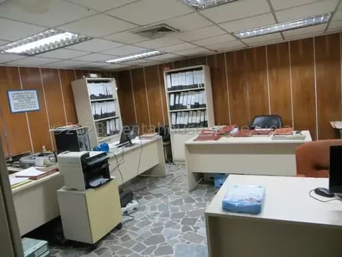 Oficina En Venta Parroquia La Candelaria 25-3819