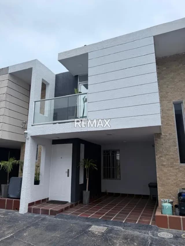 VENTA TOWNHOUSE EN VILLA NIZA SAN FRANCISCO