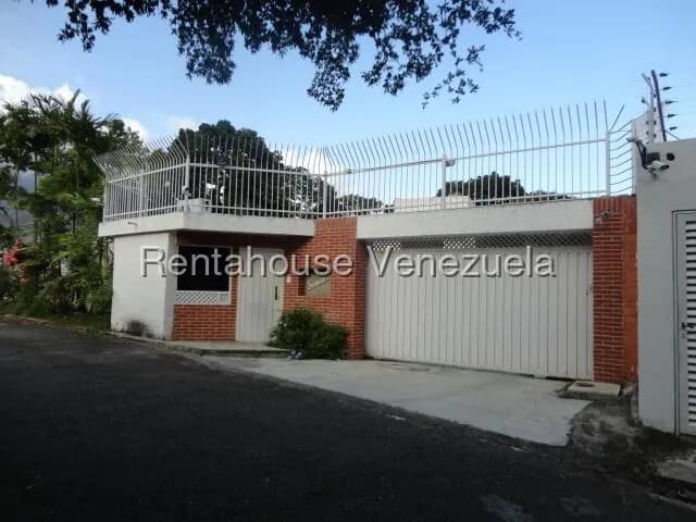 Casa (Multipes Niveles) en Alquiler en Valle Arriba, Distrito Metropolitano