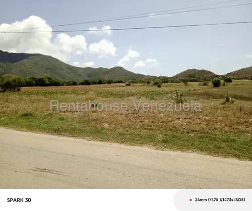 Dm Vende Terreno A Pocos Minutos De La Playa Isla De Margarita