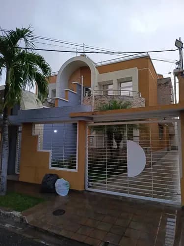 ¡en Venta! Hermosa Quinta En Andrés Bello 430 M2 De Terreno | 430 M2 De Construcción ¿buscas Una Casa Amplia, Cómoda Y Lista Para Disfrutar Al Máximo? Esta Quinta Lo Tiene Todo