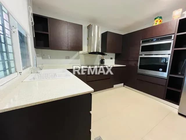 Town House en Alquiler Amoblado