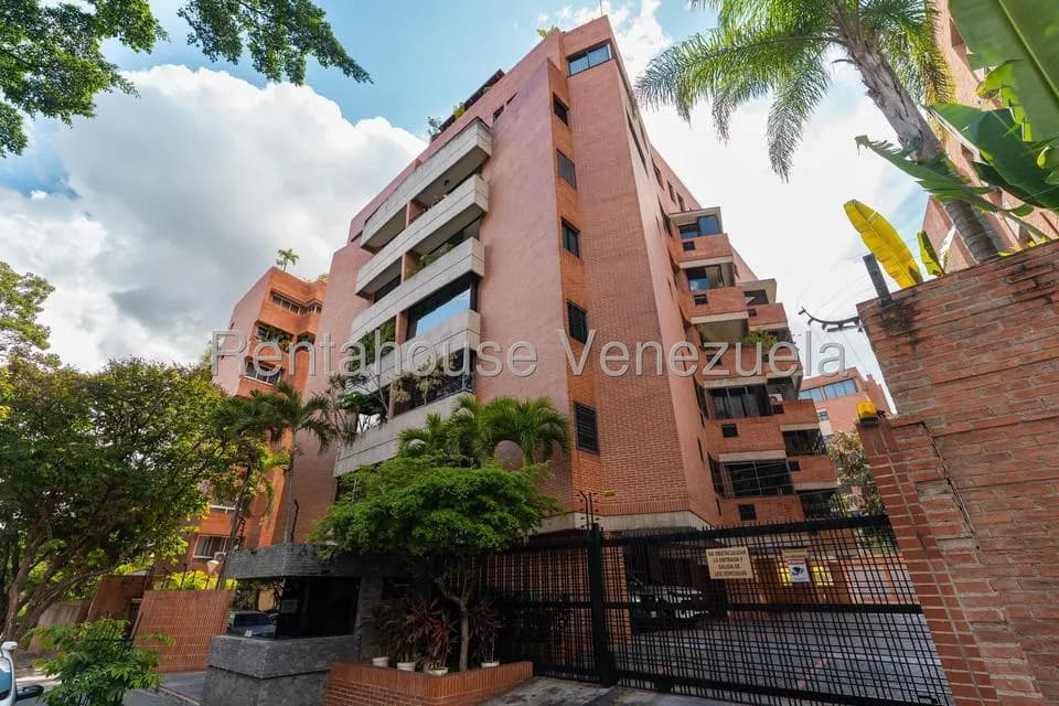 Apartamento (Penthouse) en Alquiler en Campo Alegre, Distrito Metropolitano