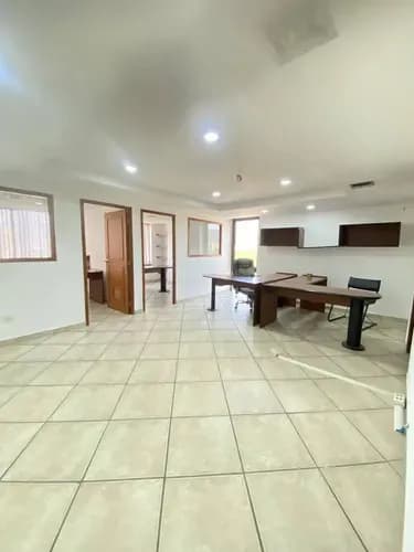 Amplia Y Cómoda Oficina En Av. Bolívar Norte