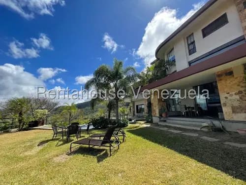 Casa En Venta En La Trinidad De Lujo Con Vigilancia Privada, Planta Eléctrica, Anexo Independiente Y Hermosa Vista Al Ávila