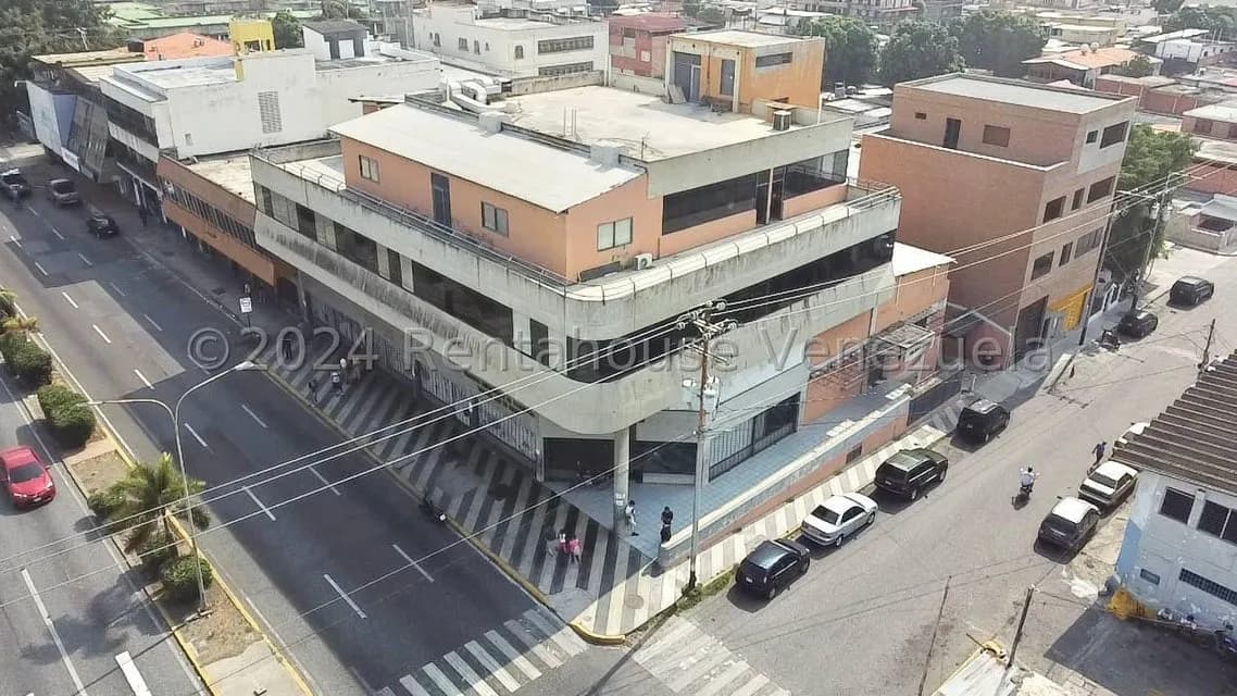 Comercial (Edificio) en Venta en Centro, Lara
