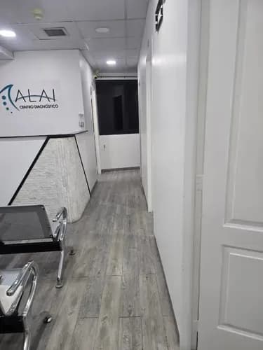 Sabana Grande Próximo A La Campiña Oficina En Alquiler Con 3 Cubículos Privados