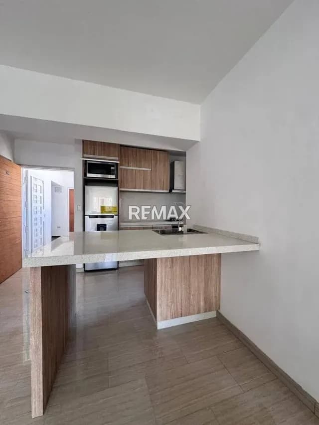 Alquiler Apartamento Semi-amoblado con planta electrica TOTAL Res. Agua Viva La Trigalena piso 4