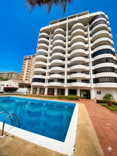 Comodo Y Acogedor Apartamento Vista Hacia El Mar , A Ta Solo 150 Mtrs Del Centro Comercial La Vela . Condominio Tranquilo Y Exclusivo Ideal Para Familia Y Vivir