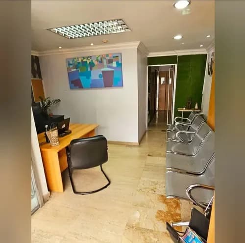 En Alquiler Consultorio Médico En La Trinidad. Tt