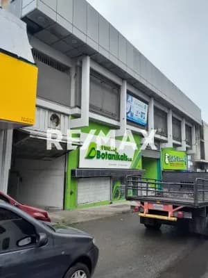 SE ALQUILA LOCAL COMERCIAL EN EL CENTRO , SAN CRISTOBAL